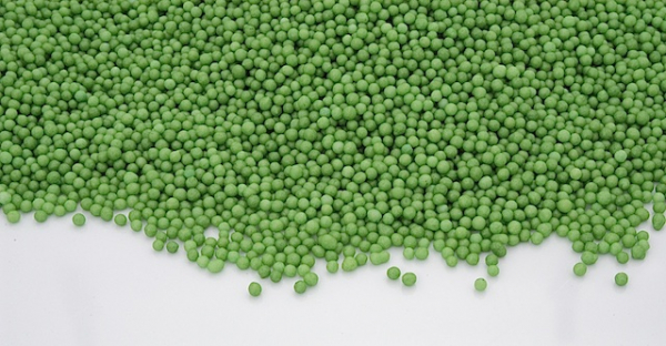 Sugar pearls medium glitter green 140 g at sweetART